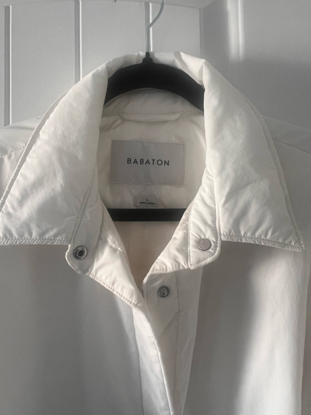 Babaton Merit Jacket - Insulated Vegan Down shacket - white light birch colour - Picture 6 of 11